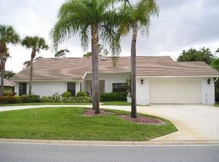545 S Country Club Dr, Atlantis, FL 33462