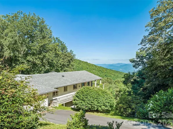 75 Briarwood Rd, Maggie Valley, NC 28751