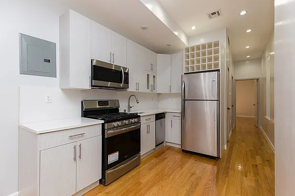 Rented by Nooklyn NYC LLC | media 17