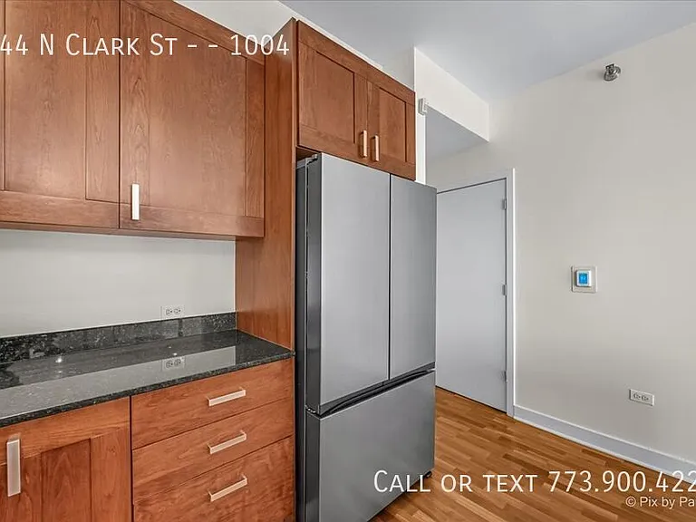 744 N Clark St #1004 — Photo 7