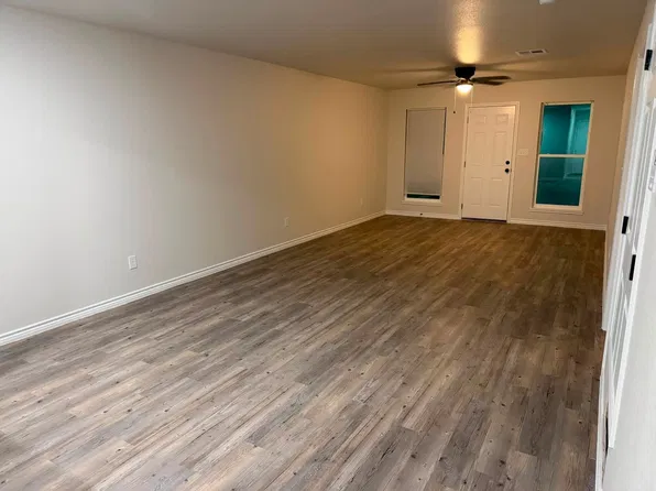 811 W Mesquite Ave #A, Rogers, TX 76569