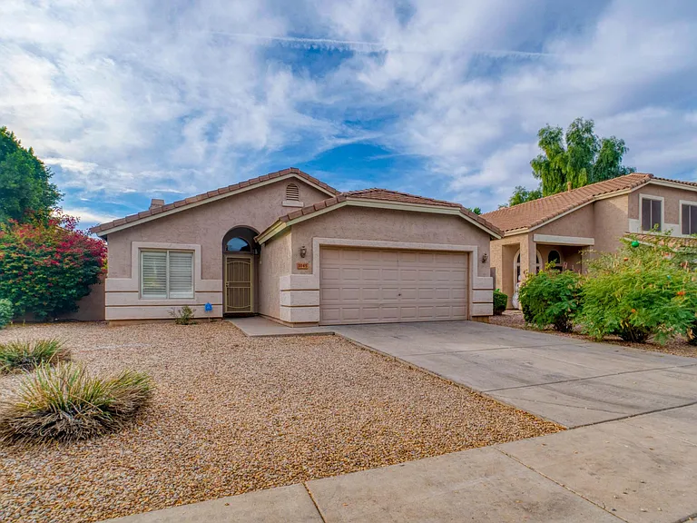 3145 E Desert Ln — Photo 6