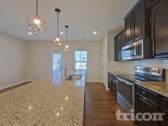5th image of 1213 Ashbury St