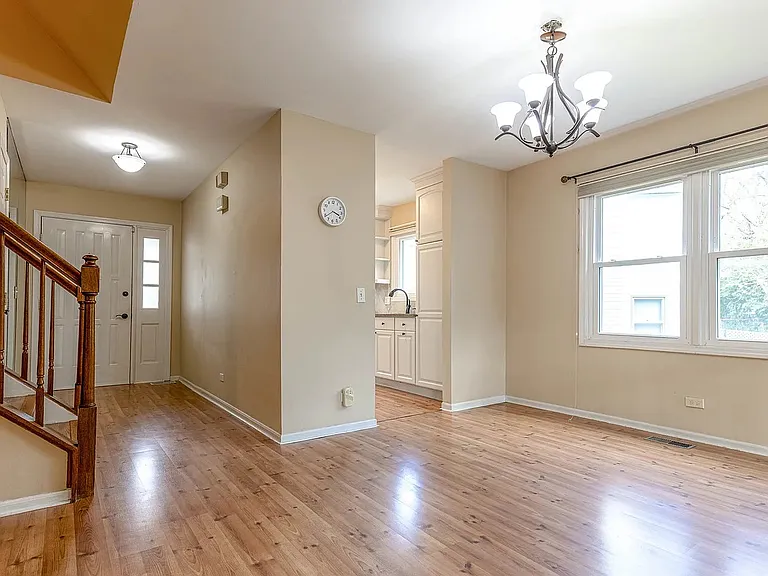 125 Pauline Ave — Photo 4