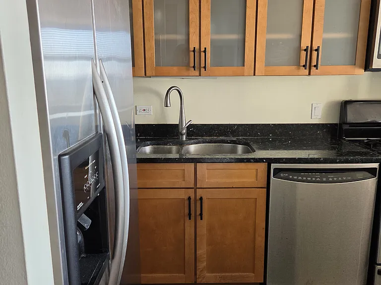 444 W Fullerton Pkwy — Photo 11
