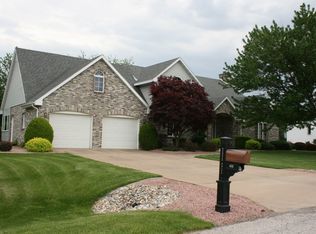4410 Bunker Dr, Quincy, IL 62305
