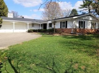 15 Oak Ct, Champaign, IL 61822