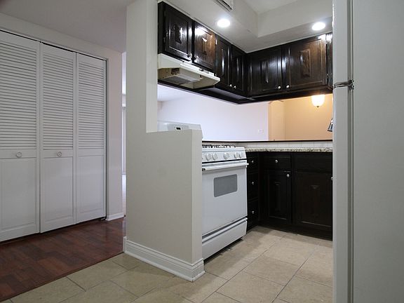 5th image of 13622 Royal Ct APT 820