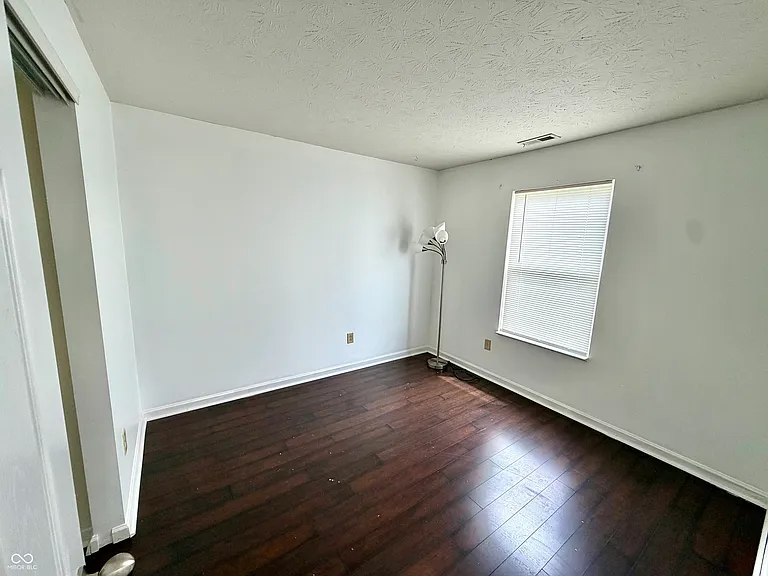652 Loon Ln — Photo 13
