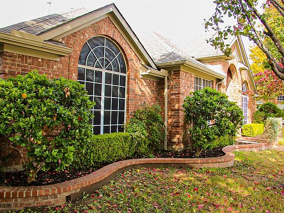 2nd image of 6629 Oxford Ln
