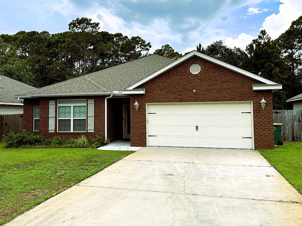1st image of 107 Green Dr