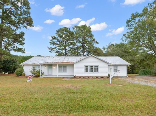 821 Penny Rd, Angier, NC 27501