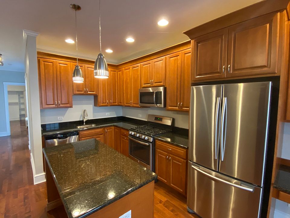 1st image of 1040 W Bryn Mawr Ave #3