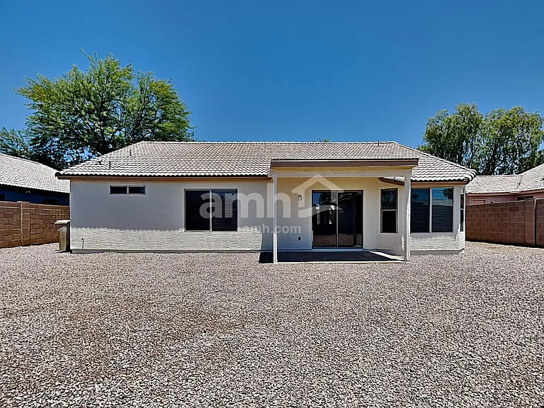 7599 W Vermont Ave — Photo 21