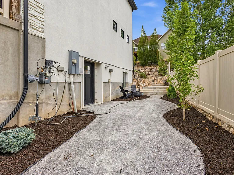 Walkway/ft front foor