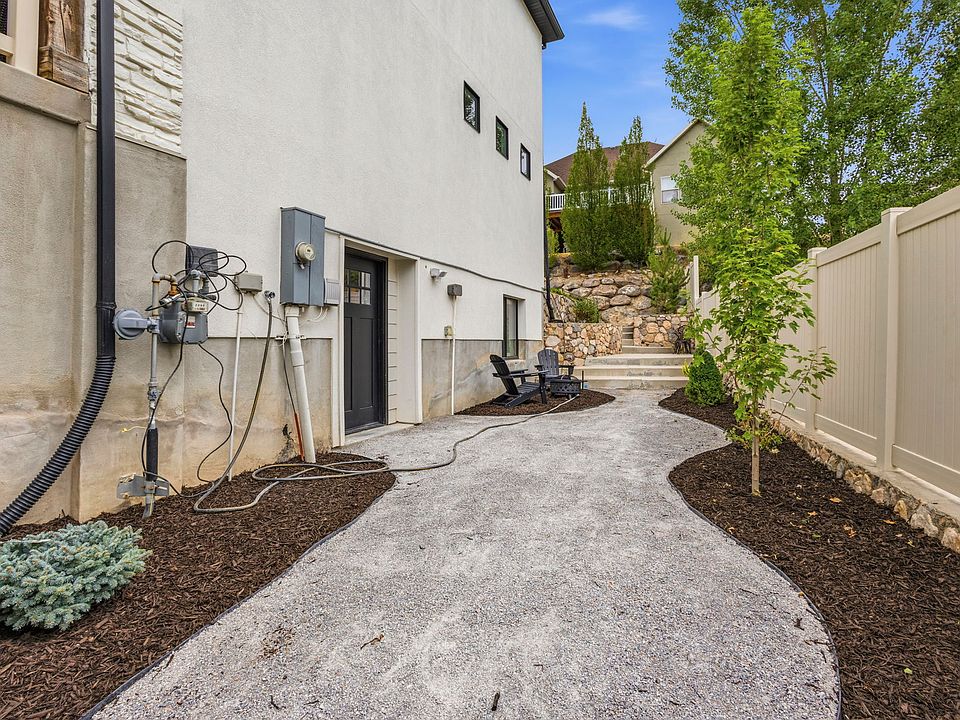 Walkway/ft front foor