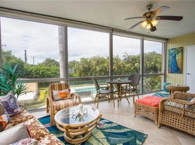 820 Ketch Dr