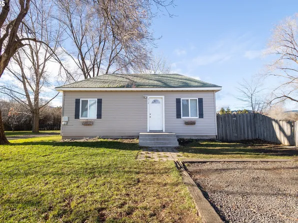 512 20th St, La Grande, OR 97850