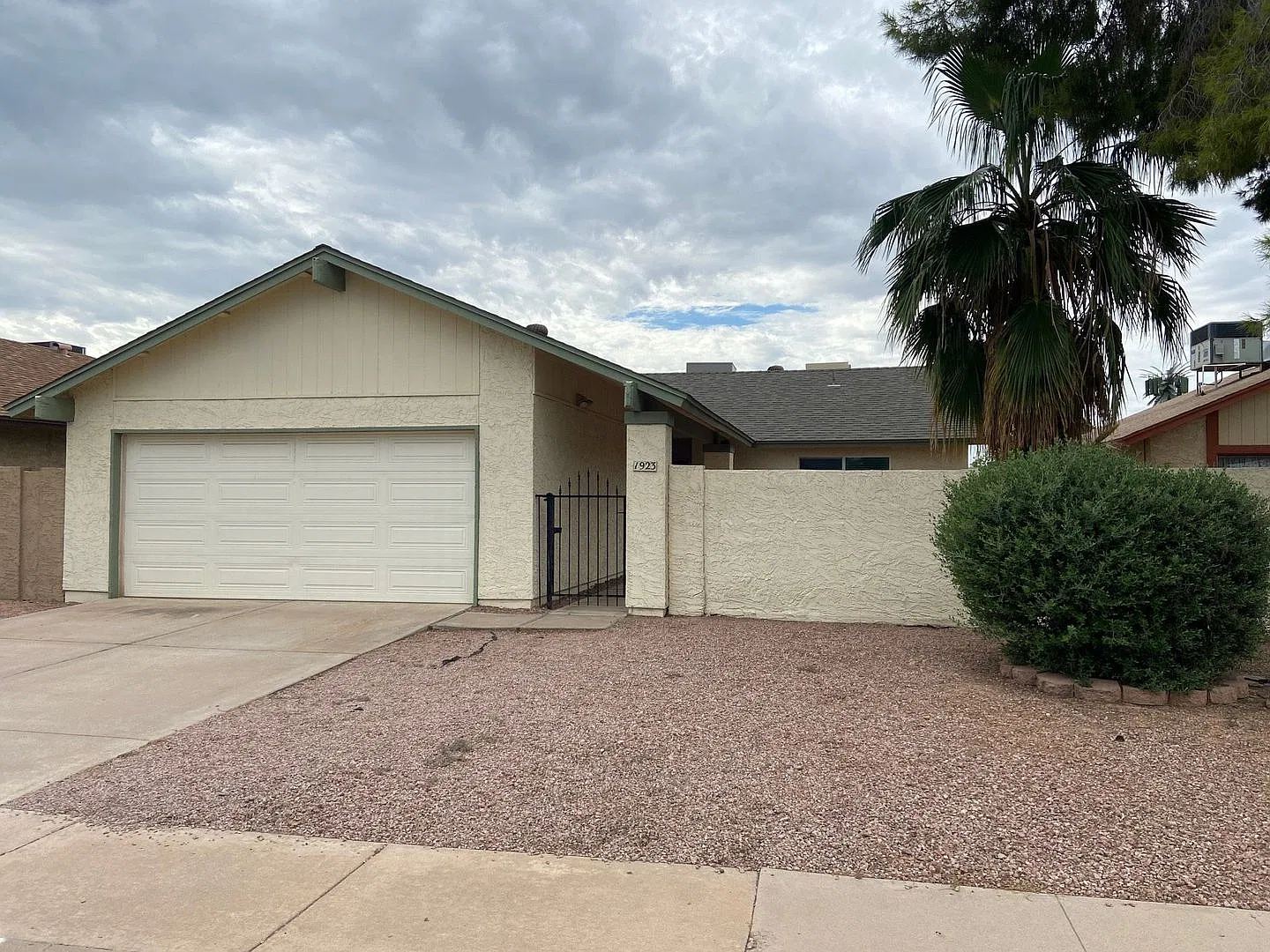 Super Cute 3 Bedroom — Photo 1