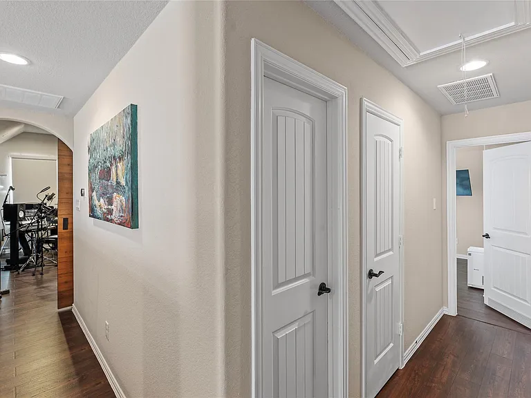 18002 Heartsong Dr — Photo 30
