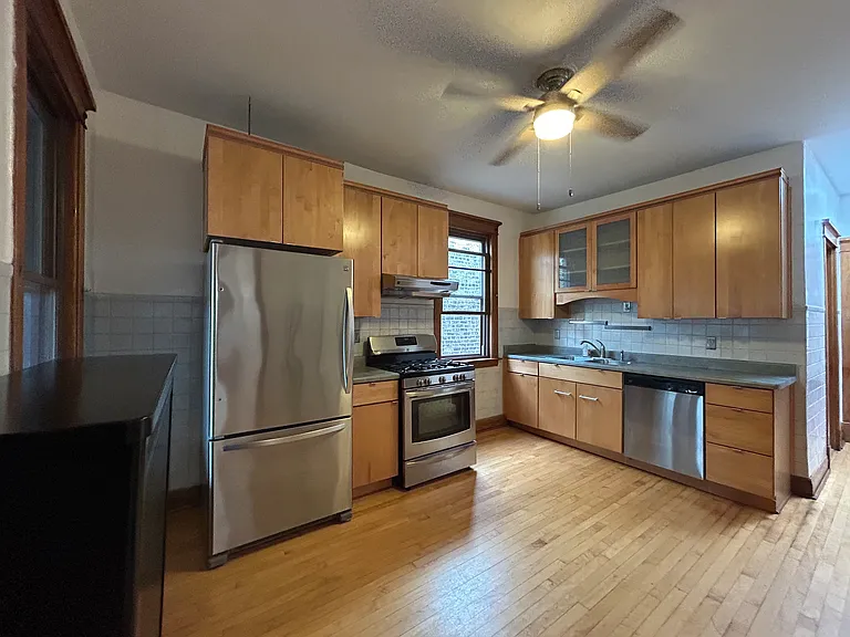2113 N Springfield Ave #2 — Photo 4