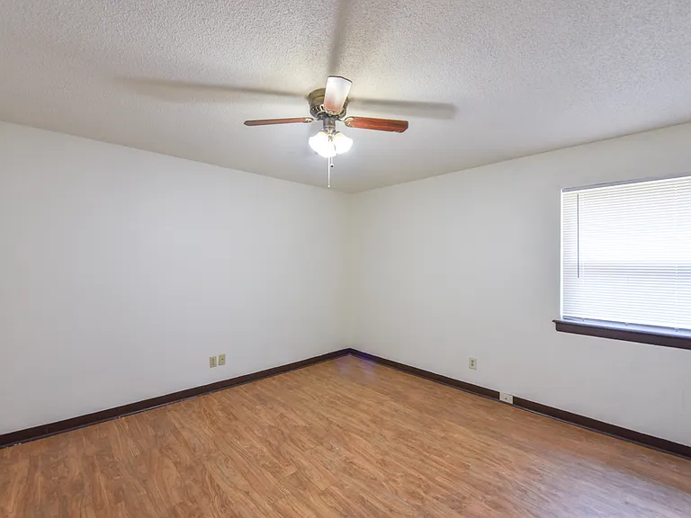 914 S 25th St #4 — Photo 8