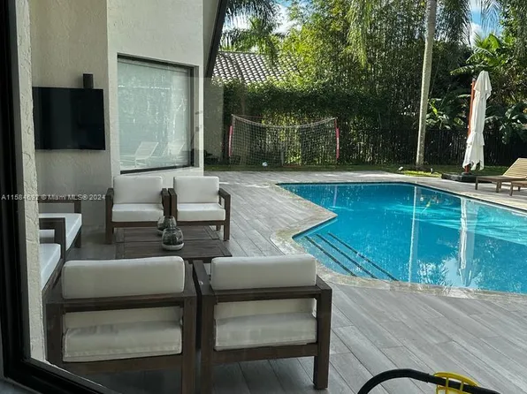 1222 Jasmine Cir, Weston, FL 33326