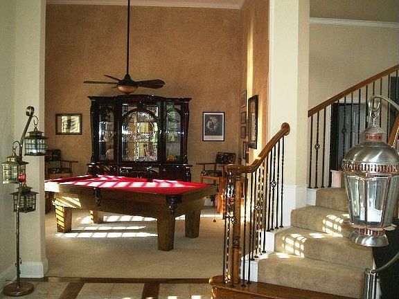 formal living (pool table included!)