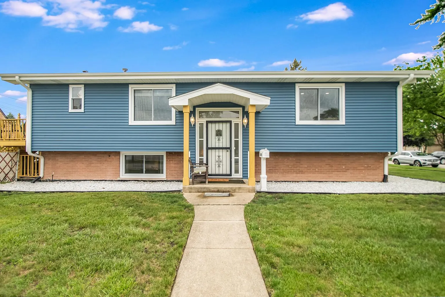 10301 Minnick Ave photo 1