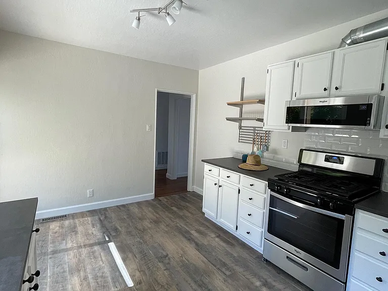 58 Hillview Ave — Photo 6
