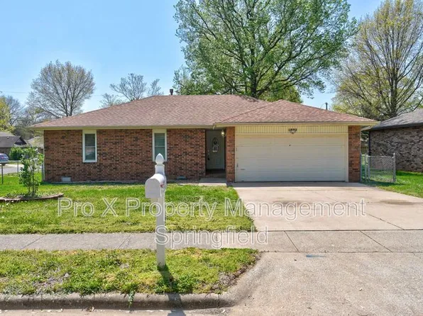 1022 W McGee St, Springfield, MO 65807