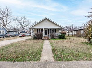 911 E Main St, Cherryvale, KS 67335