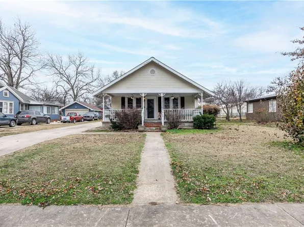 911 E Main St, Cherryvale, KS 67335