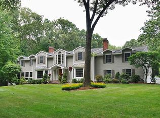 41 Knollwood Ln, New Canaan, CT 06840