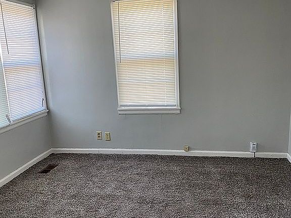2nd image of 4905 Blue Ln