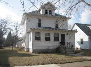 1324 2nd Ave N, Windom, MN 56101