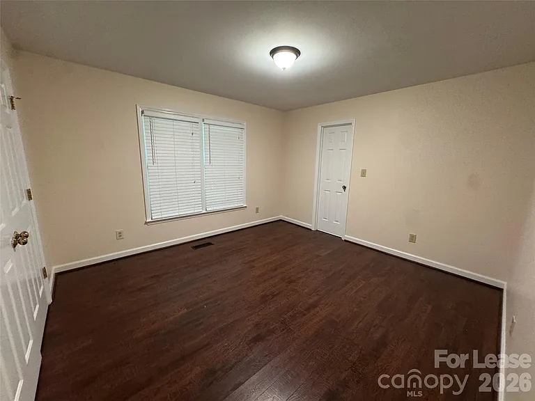 219 Lark Field Dr — Photo 16