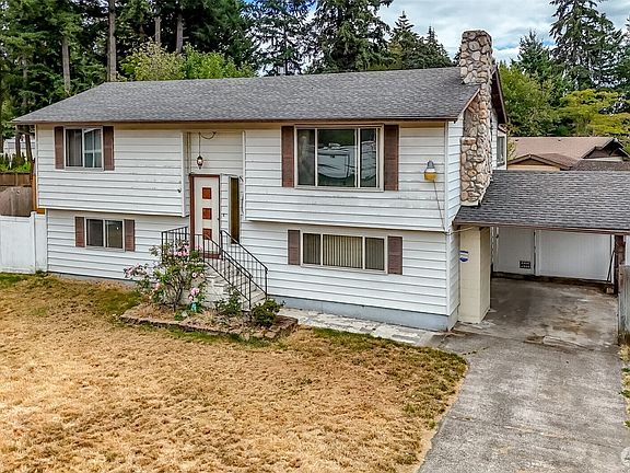 4th image of 1134 156th Street E