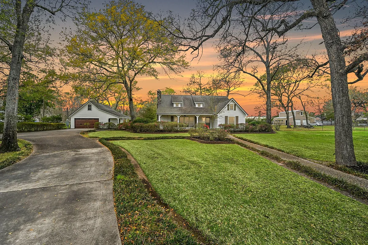 Photo 1 of 39 - 13835 Jarvis Rd - Cypress, TX Primary Photo - 13835 Jarvis Rd