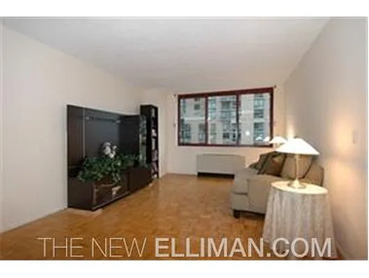 Sold by Douglas Elliman | media 18
