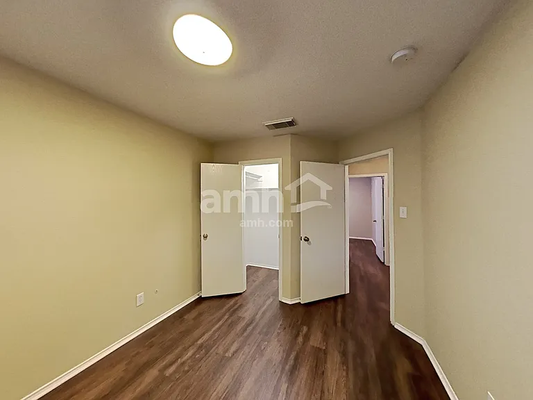 10339 Manor Crk — Photo 16