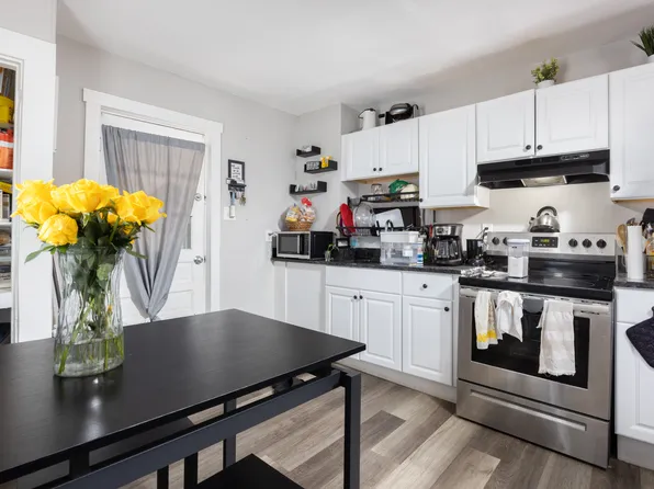 134 Pearl St #4, Somerville, MA 02145