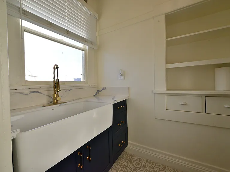 48 Navy St #16 — Photo 16
