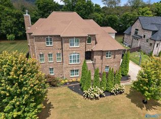 146 Forest Ridge Dr, Huntsville, AL 35806