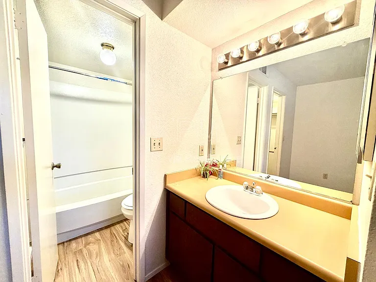 1537 Pyrenees Ave #22 — Photo 10