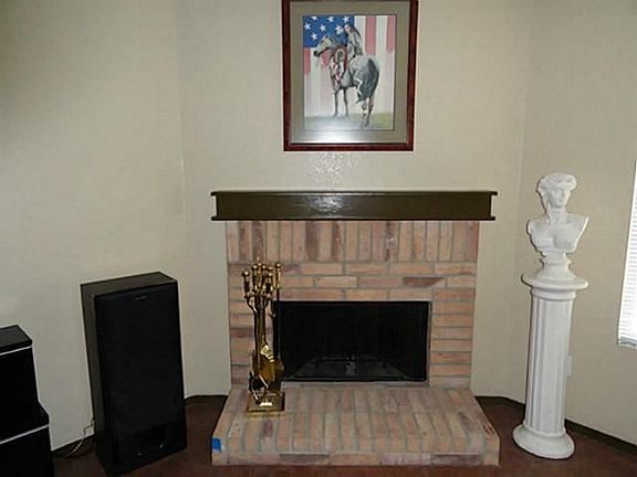 5th image of 2151 Dayton Ln