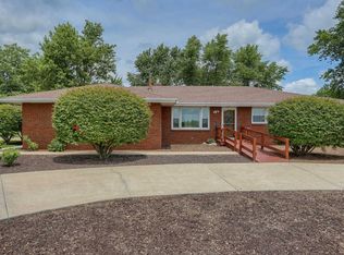 204 E South St, Seymour, IL 61875