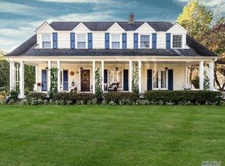 18 Ivy Way, Port Washington, NY 11050