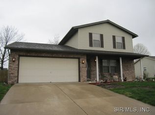 717 Gleeson Ln, Belleville, IL 62221