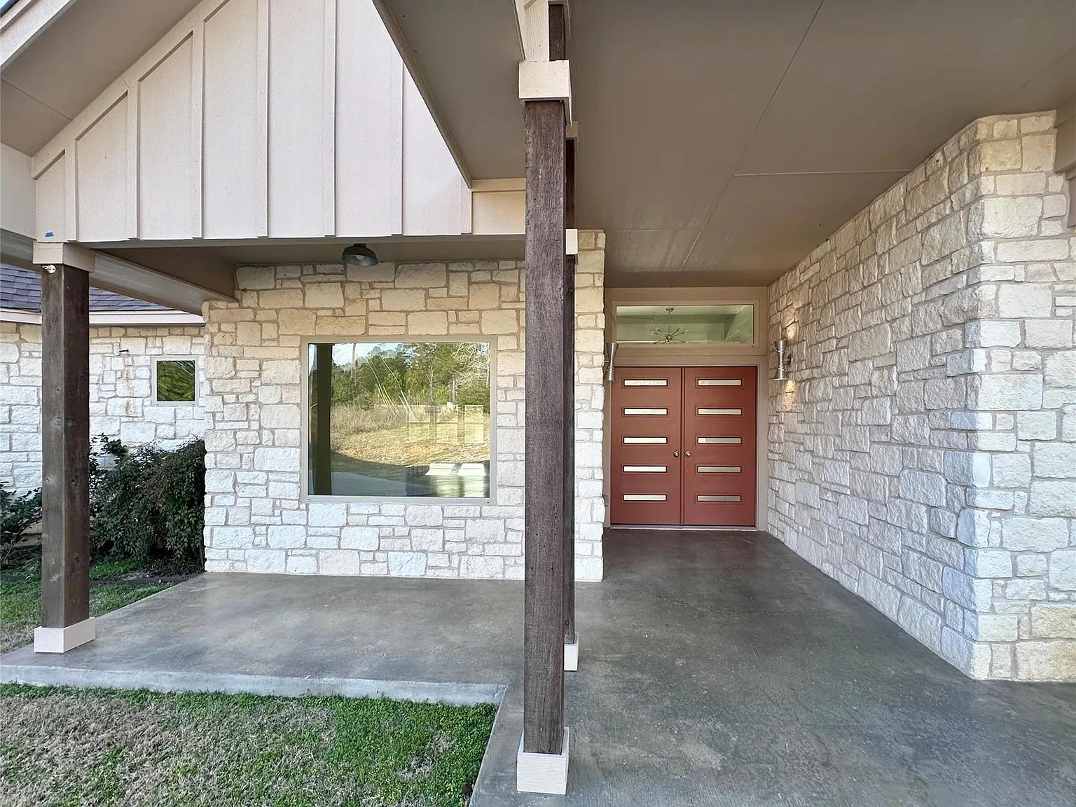 4 bed, 3.0 bath, 2957 sqft, $2,995 — Photo 4
